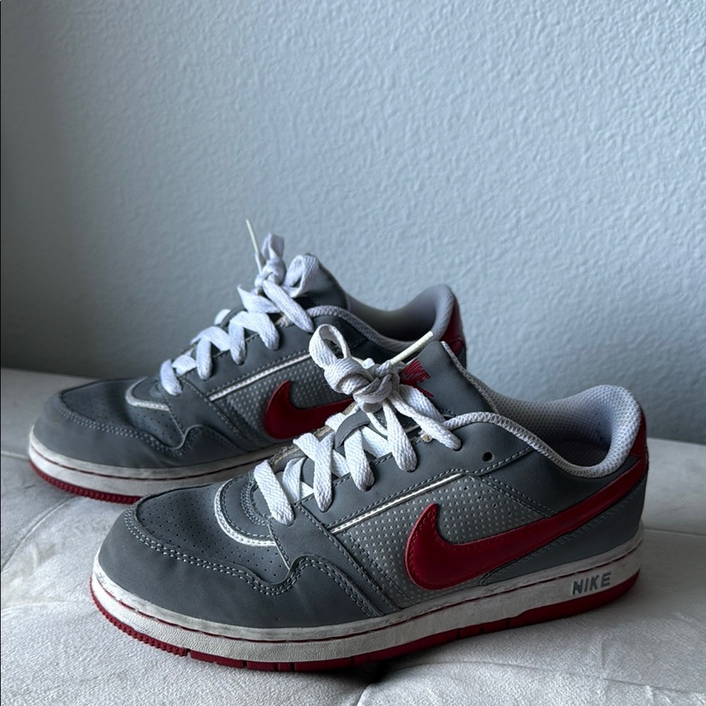 Nike Kids' Sneakers in Gray with Red Accents